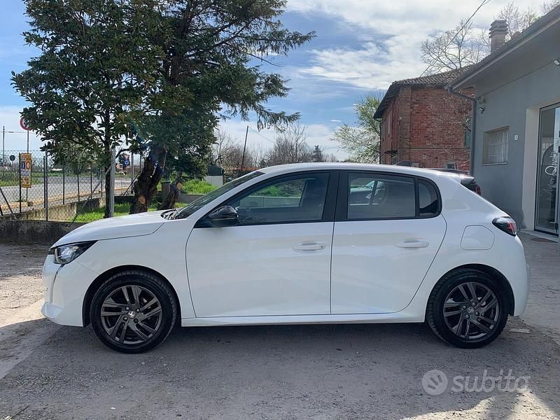 Usata Peugeot 208 Active 75 CV (55 kW) 2022 Bianco Utilitaria