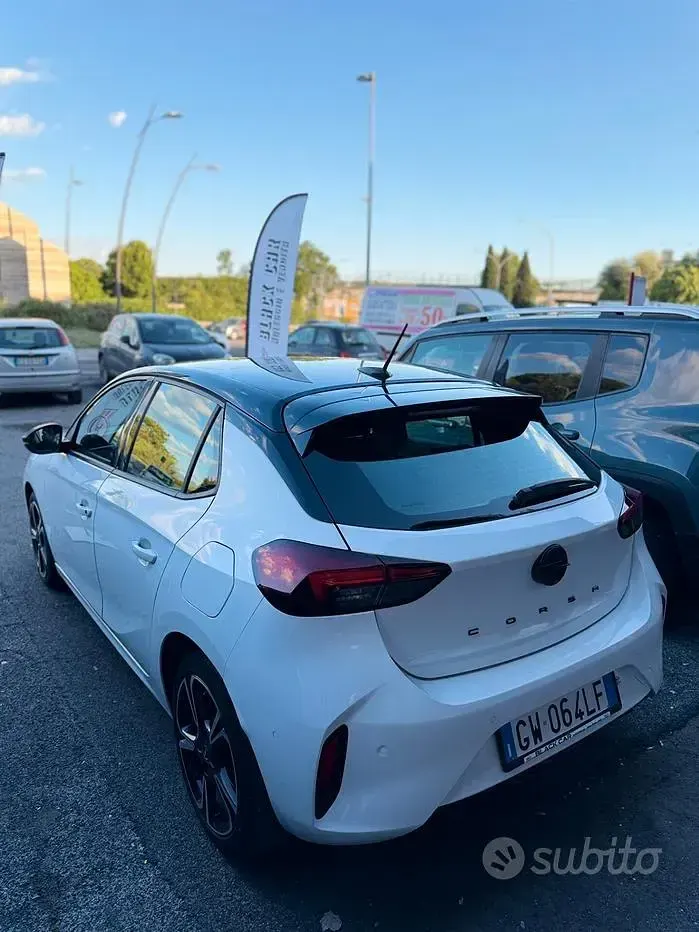 Usata Opel Corsa 75 CV (55 kW) 2024 Bianco Utilitaria