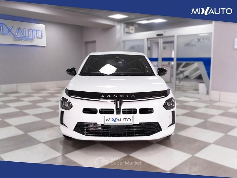 Usata Lancia Ypsilon 110 CV (80 kW) 2025 Bianco Utilitaria