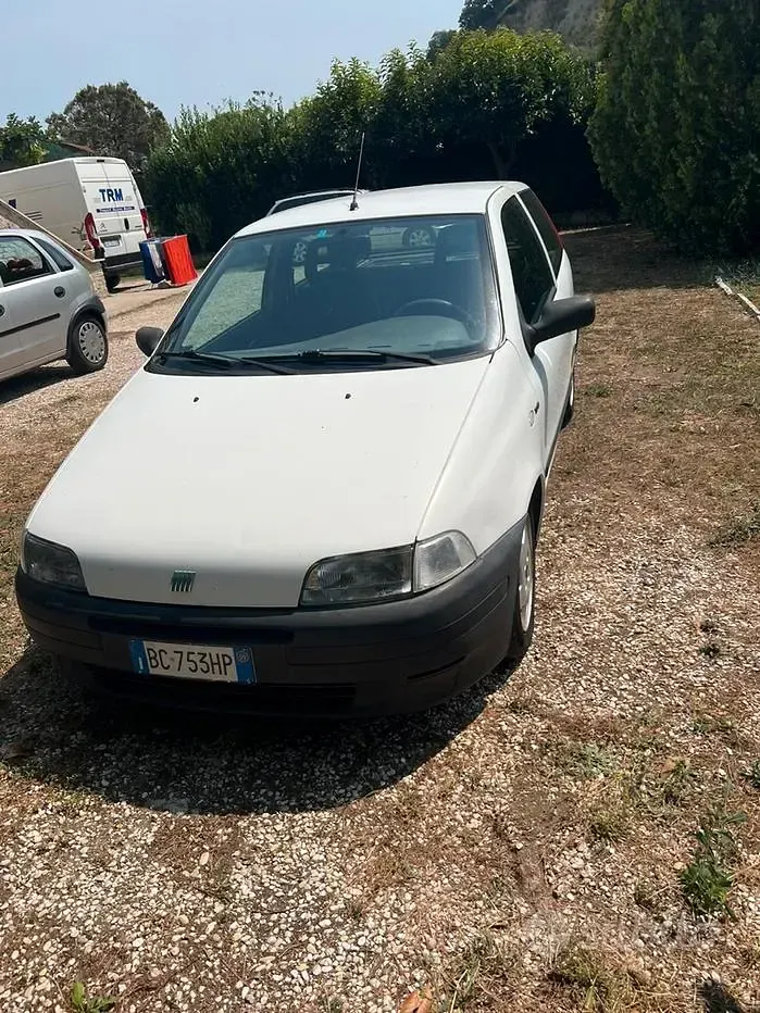 Usata Fiat Punto 63 CV (46 kW) 1999 Bianco Berlina