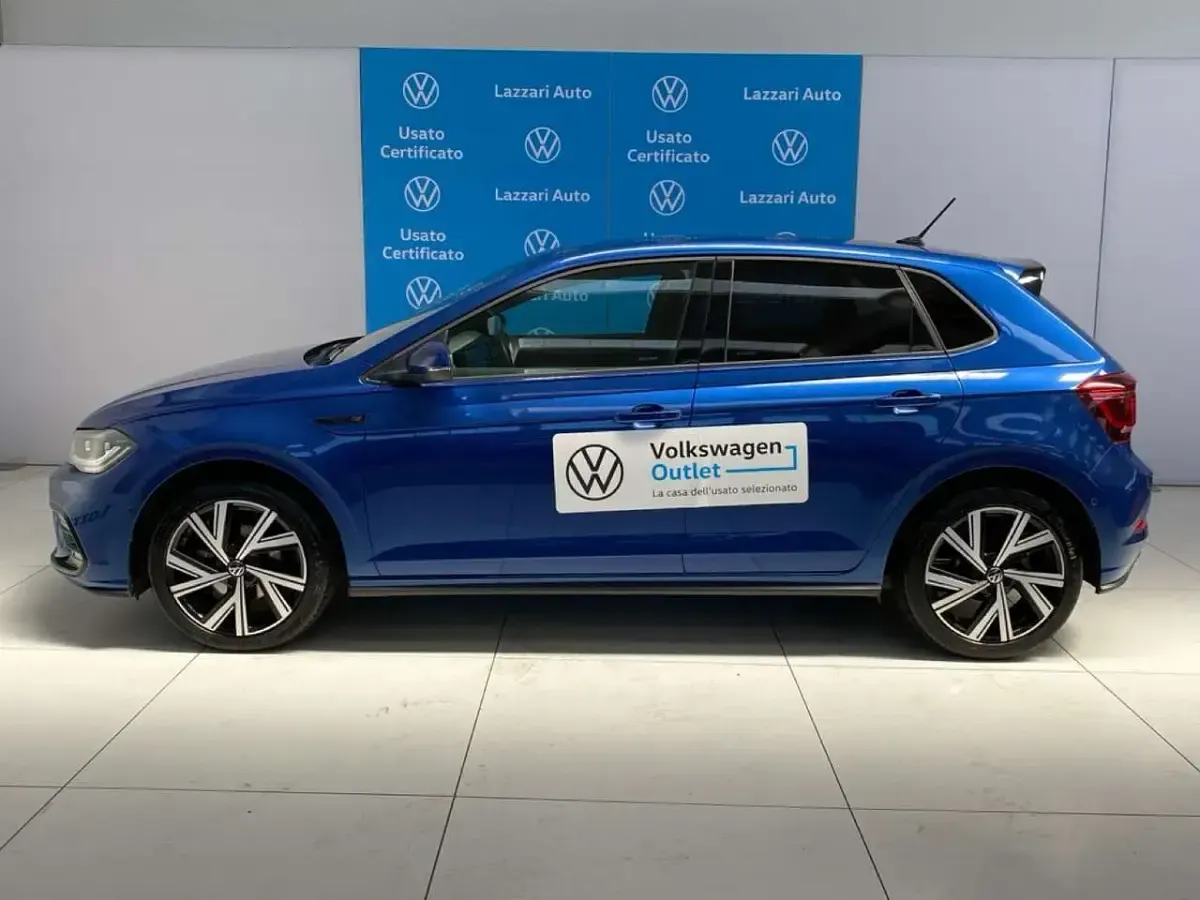 Usata VW Polo R-line 110 CV (80 kW) 2023 Blu/azzurro Utilitaria