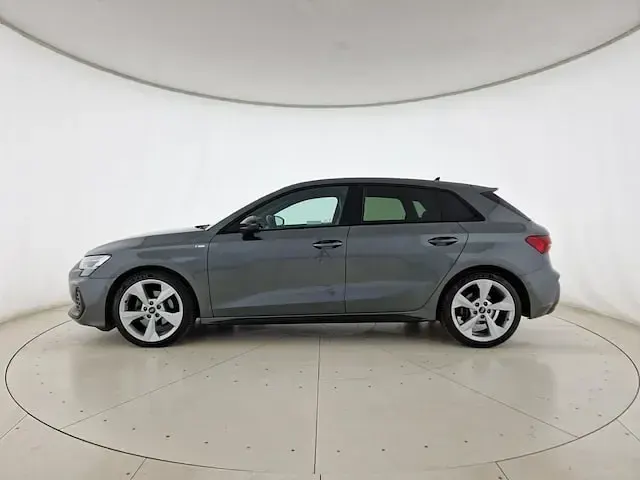 Gebraucht Audi A3 S-Line 150 PS (110 kW) 2025 Grau Limousine