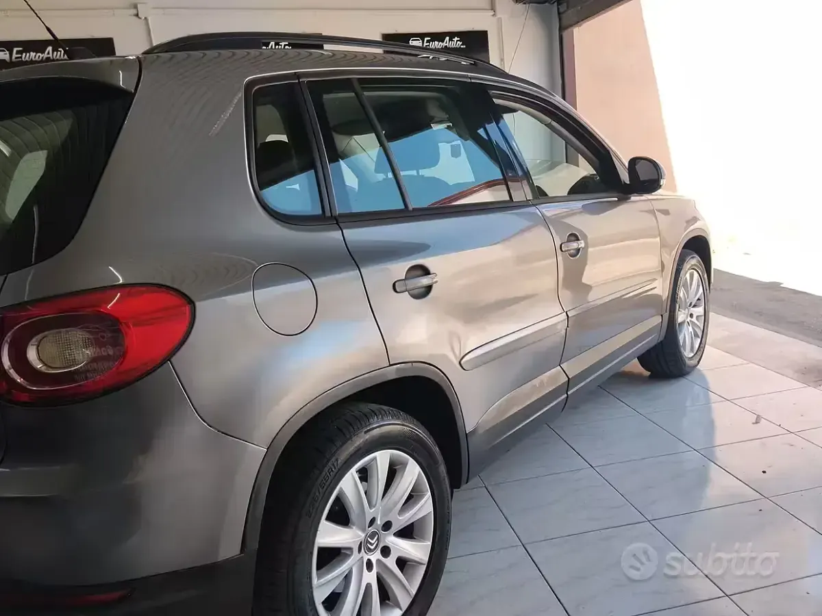 Usata VW Tiguan 170 CV (125 kW) 2008 Grigio SUV