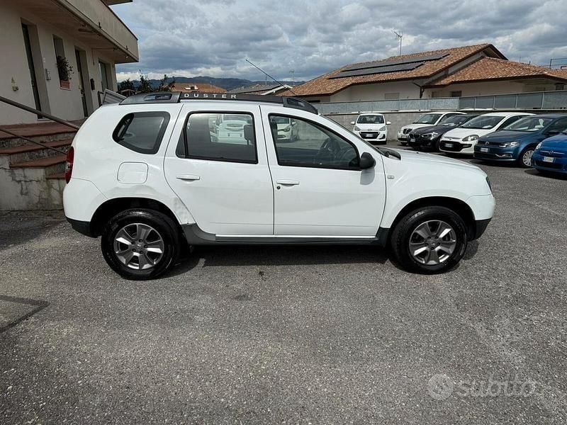 Usata Dacia Duster Lauréate 110 CV (80 kW) 2015 Bianco SUV