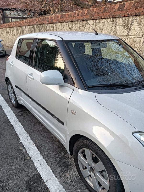 Usata Suzuki Swift 86 CV (63 kW) 2010 Bianco Utilitaria