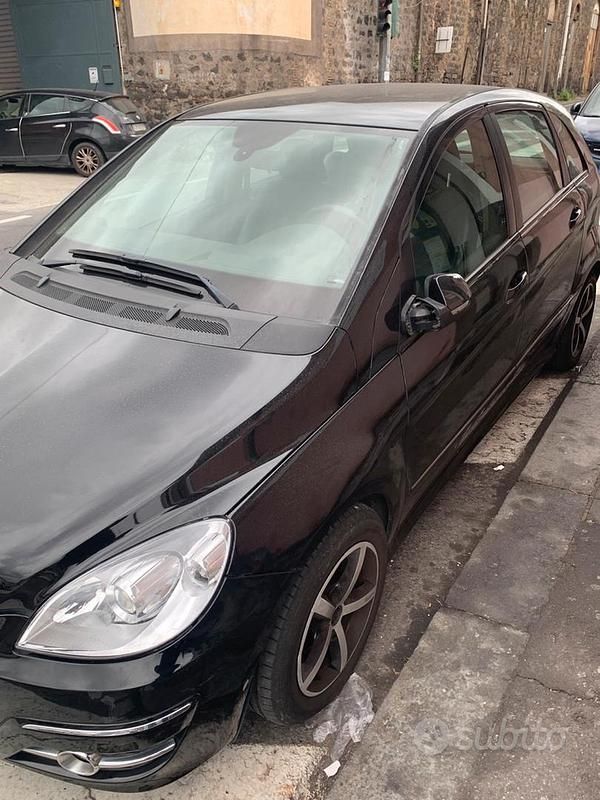 Usata 2009 Mercedes B200 Monovolume | 4500 € (Cara) - Immagine 1/4