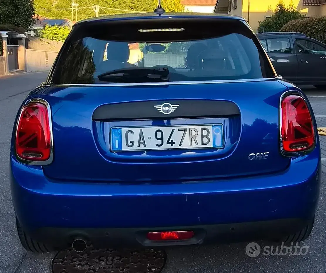 Usata Mini ONE 102 CV (75 kW) 2020 Bluazzurro Utilitaria