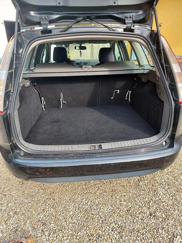 Usata Ford Focus 100 CV (73 kW) 2010 Nero Berlina