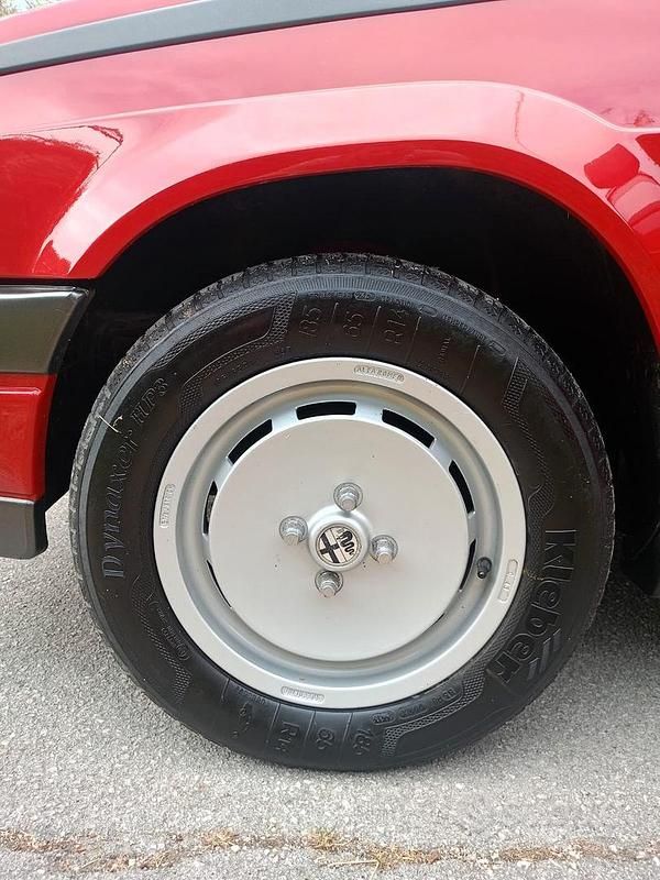 Usata Alfa Romeo 75 1986 Rosso Berlina