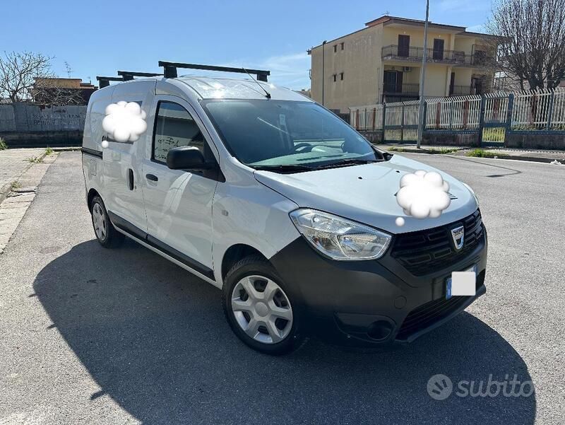 Bianco Usata 2017 Dacia Dokker Monovolume | 4499 € (Molto cara) - Immagine 1/4