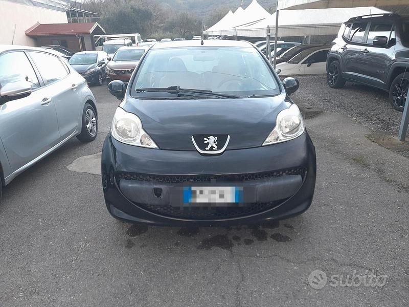 Usata Peugeot 107 68 CV (50 kW) 2008 Nero Utilitaria