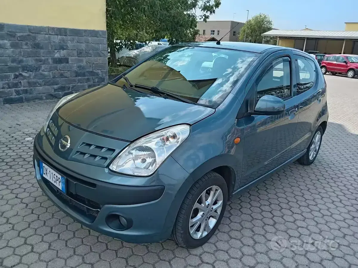 Usata Nissan Pixo 68 CV (50 kW) 2009 Grigio Utilitaria