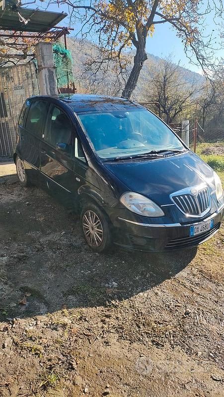 Nero Usata 2010 Lancia Musa Monovolume | 1700 € - Immagine 1/4