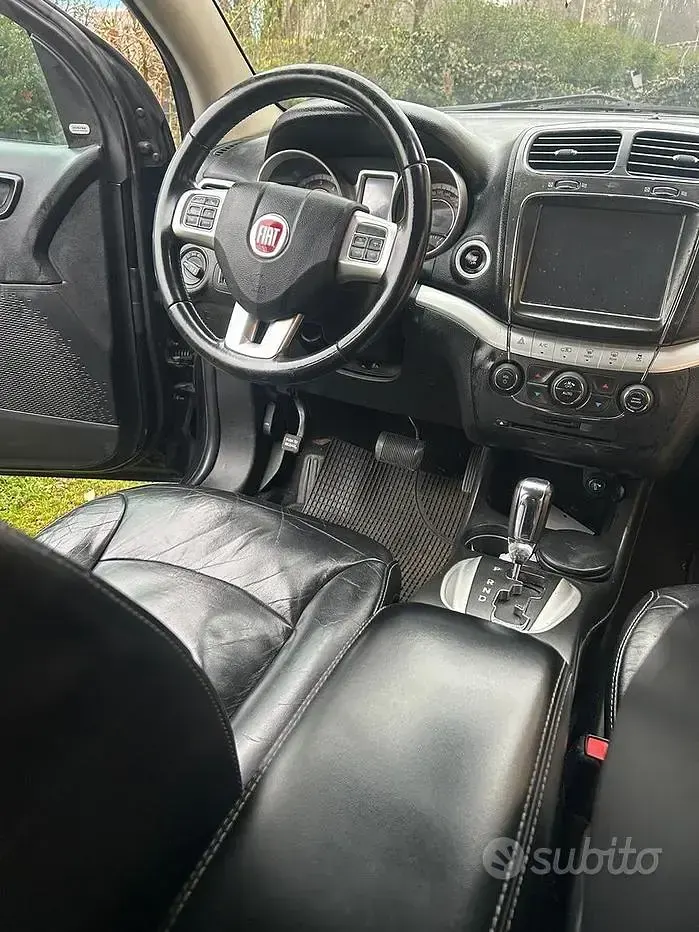 Usata Fiat Freemont Black Code 170 CV (125 kW) 2015 Nero SUV