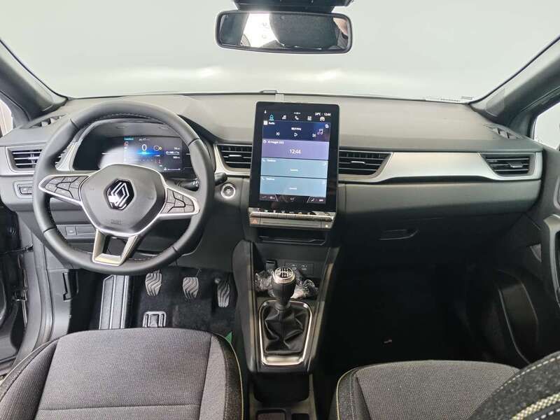 Nuova Renault Captur Techno 101 CV (74 kW) 2025 Be style milano (grigio/nero) SUV