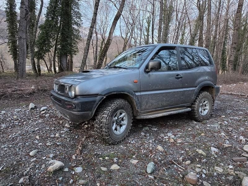 Usata Nissan Terrano 1999 Grigio SUV