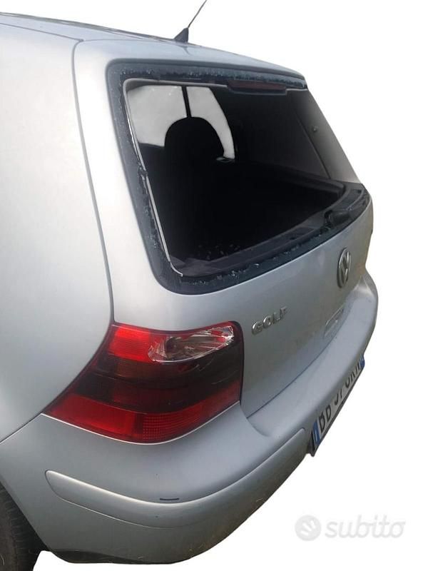 Usata VW Golf III 68 CV (50 kW) 1999 Grigio Berlina