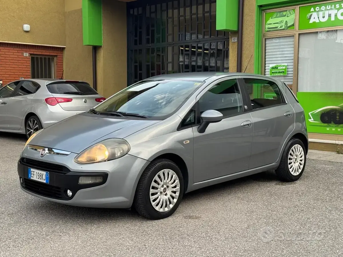 Usata Fiat Punto Classica 69 CV (50 kW) 2011 Utilitaria