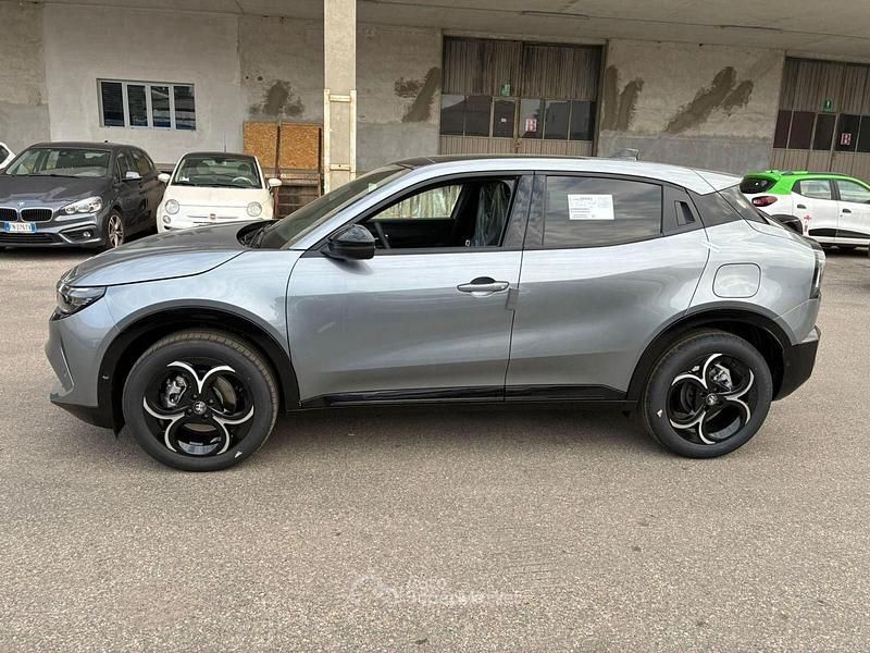 Nuova Alfa Romeo Junior Ti 145 CV (106 kW) 2026 Grigio SUV