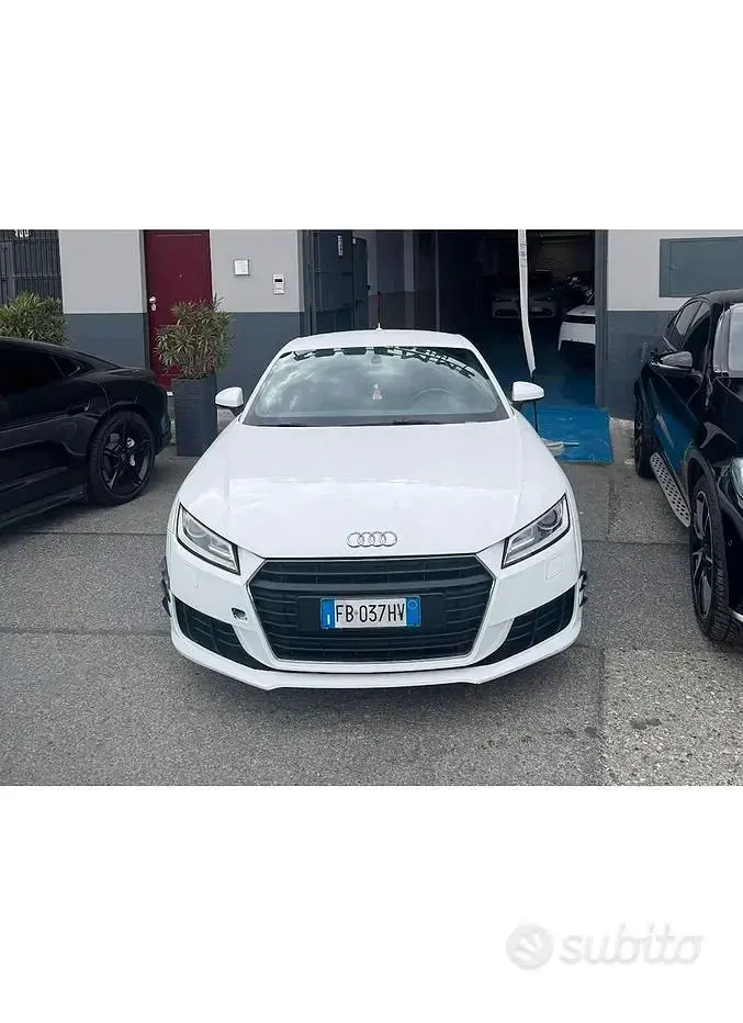 Begagnad Audi TT S-Line 180 HK (132 kW) 2015 Vit Sportkupé