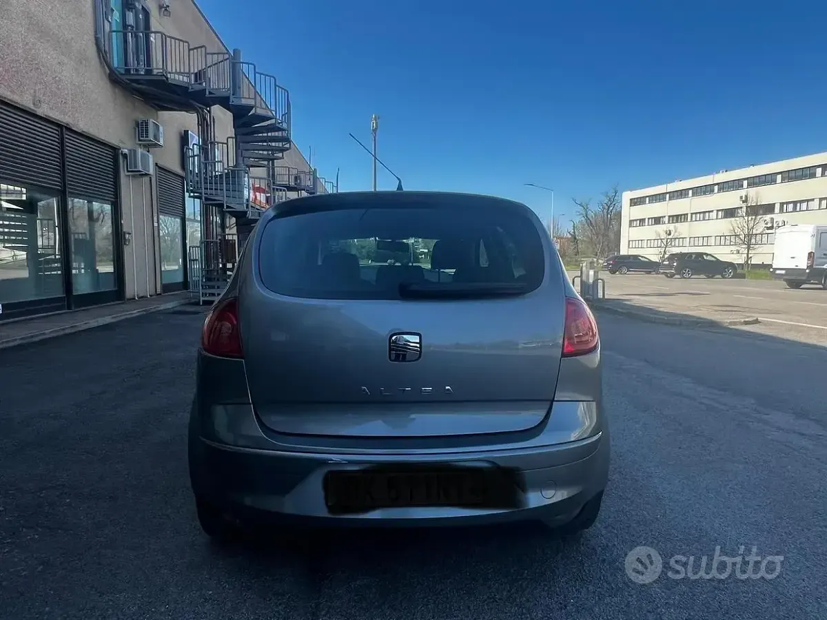 Usata Seat Altea 105 CV (77 kW) 2007 Grigio Berlina