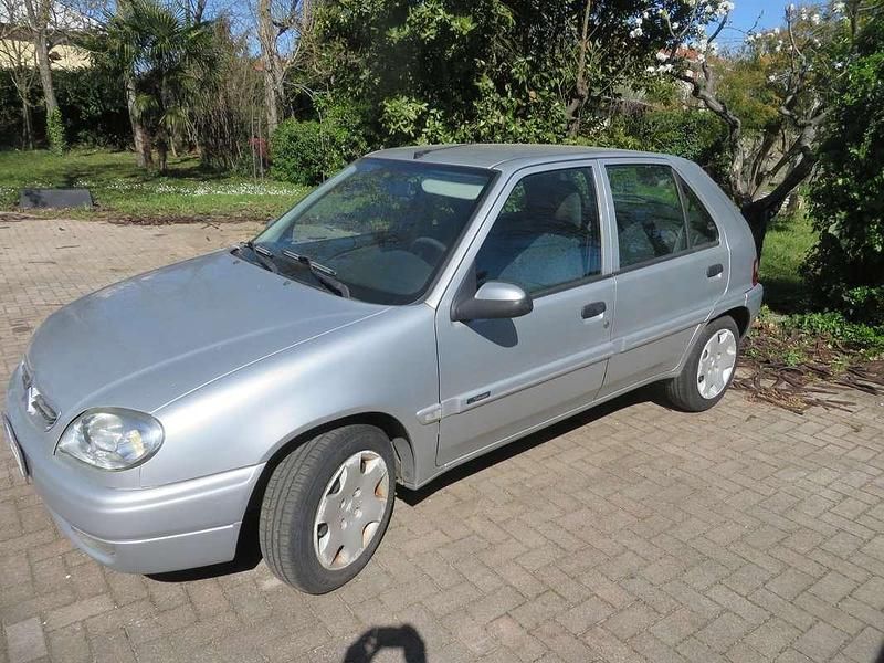 Usata Citroën Saxo 60 CV (44 kW) 2003 Argento Utilitaria