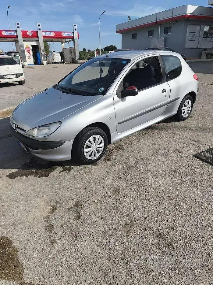 Usata Peugeot 206 60 CV (44 kW) 1999 Grigio Utilitaria