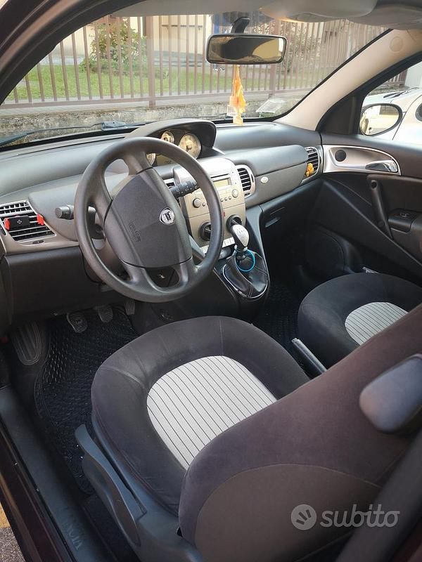 Usata 2007 Lancia Ypsilon Due volumi | 1400 € (Ottimo prezzo) - Immagine 1/4