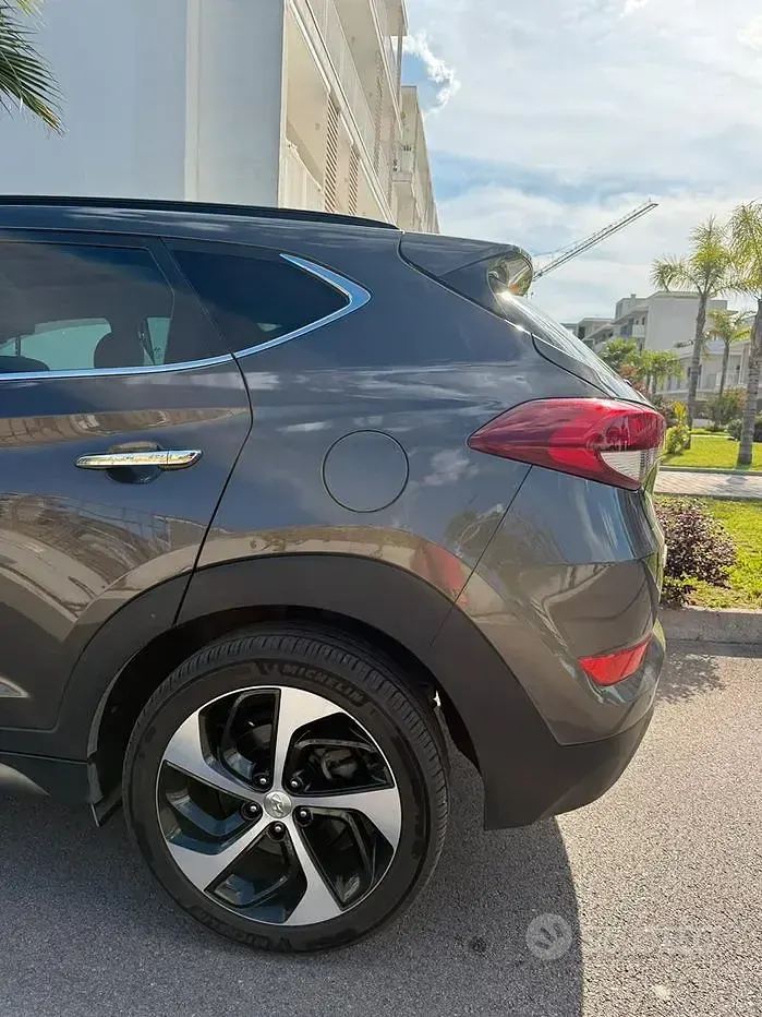 Usata Hyundai Tucson Xpossible 141 CV (103 kW) 2017 Grigio SUV