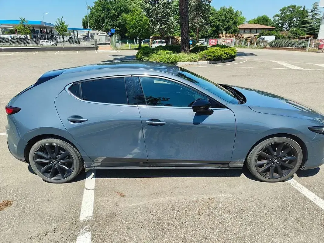 Usata Mazda 3 Exceed 186 CV (136 kW) 2021 Grigio Berlina