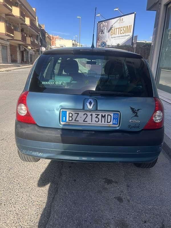 Usata Renault Clio II 82 CV (60 kW) 2002 Verde Berlina