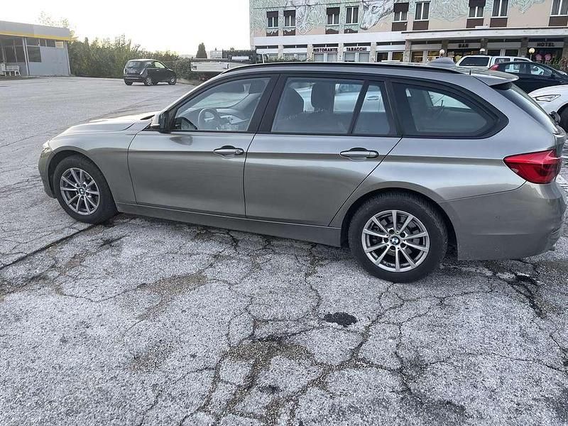 Usata BMW 320 Advantage 190 CV (139 kW) 2018 Oro Station wagon
