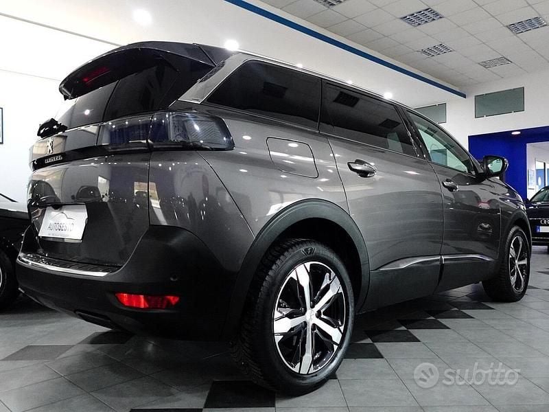 Usata Peugeot 5008 Allure 130 CV (95 kW) 2021 Grigio SUV