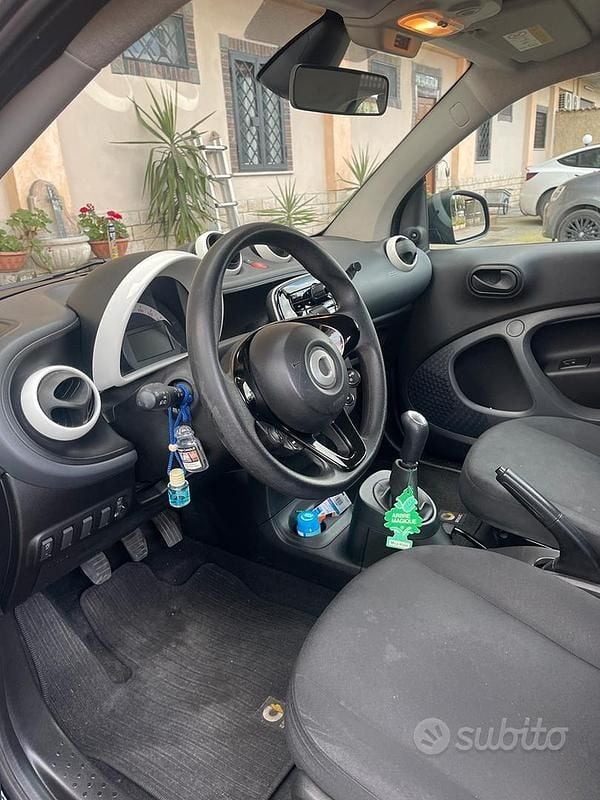 Usata Smart ForTwo Coupé 71 CV (52 kW) 2018 Nero Coupé