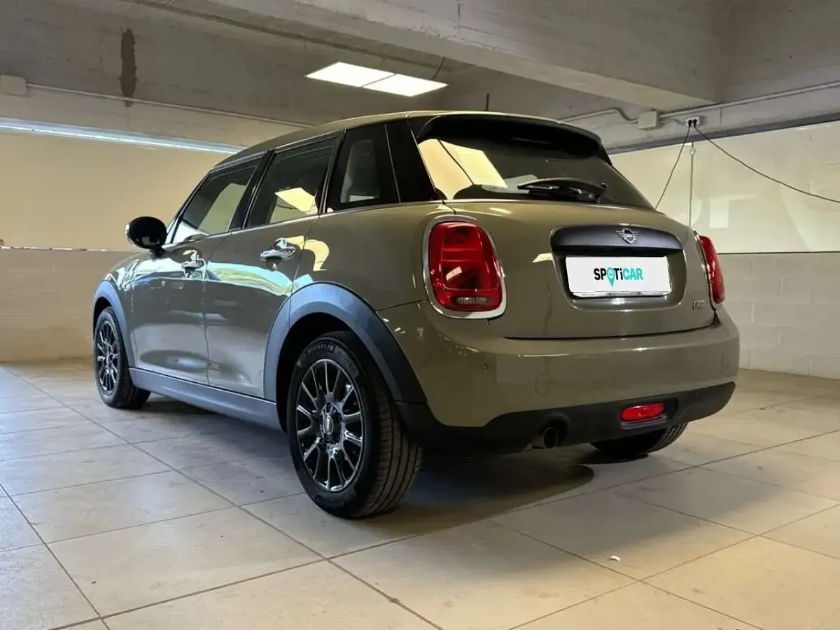 Usata Mini ONE 75 CV (55 kW) 2020 Grigio Utilitaria