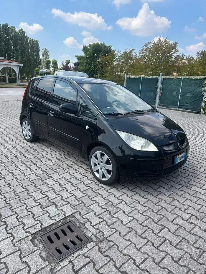 Usata Mitsubishi Colt 75 CV (55 kW) 2007 Berlina