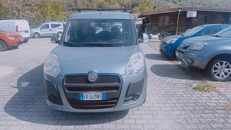 Usata Fiat Doblò 120 CV (88 kW) 2014 Grigio Monovolume