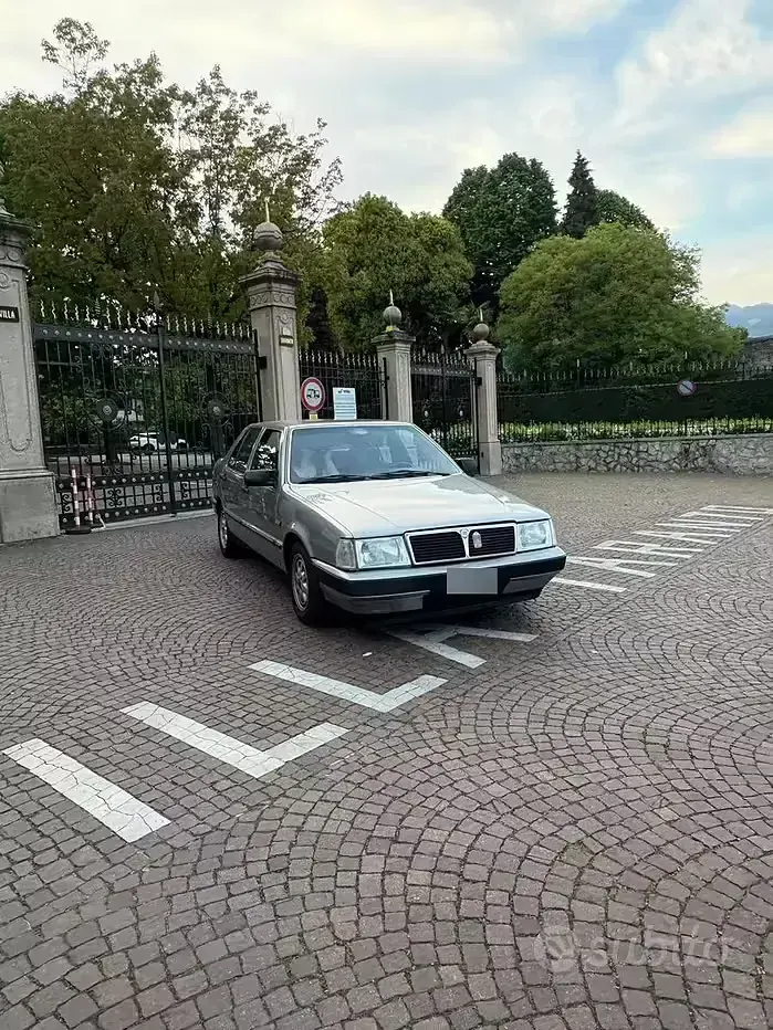 Käytetty Lancia Thema 120 HP (88 kW) 1987 Harmaa Sedan