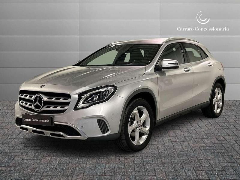 Argento metallizzato Usata 2019 Mercedes GLA200 SUV | 19.900 € (Buon prezzo) - Immagine 1/4