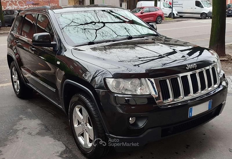 Nero Usata 2013 Jeep Grand Cherokee Laredo SUV | 12.900 € (Buon prezzo) - Immagine 1/4