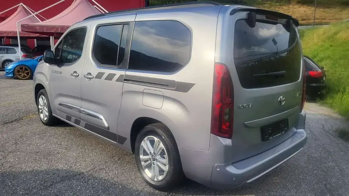 Usata Toyota Proace Verso 110 CV (80 kW) 2023 Nero Station wagon