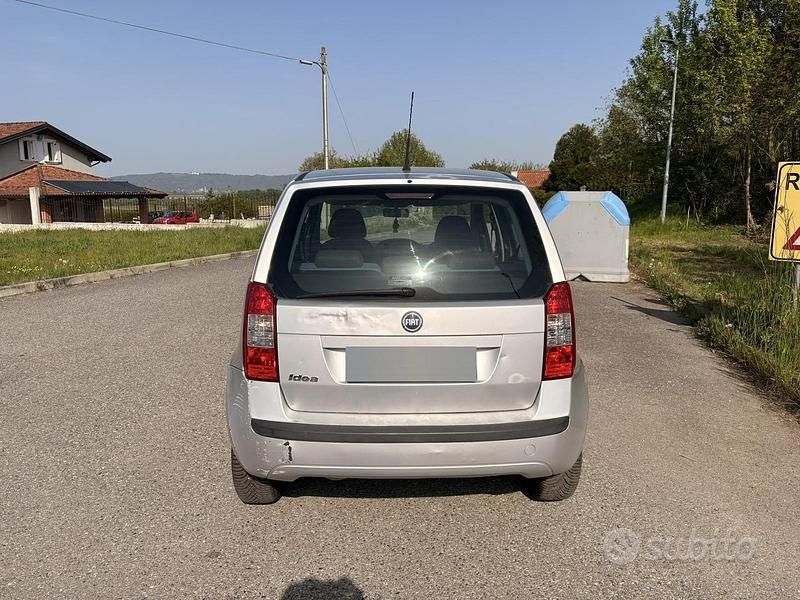 Usata Fiat Idea 77 CV (56 kW) 2007 Grigio Monovolume