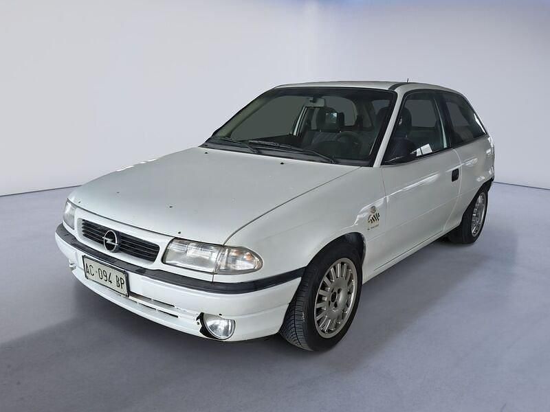 Usata Opel Astra 149 CV (109 kW) 1995 Bianco Berlina