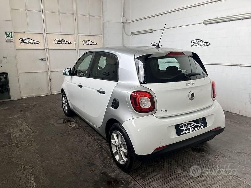 Usata Smart ForFour 71 CV (52 kW) 2017 Bianco Utilitaria