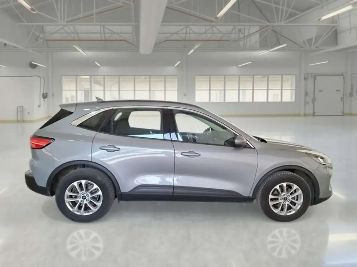 Usata Ford Kuga Titanium 120 CV (88 kW) 2022 Grigio SUV