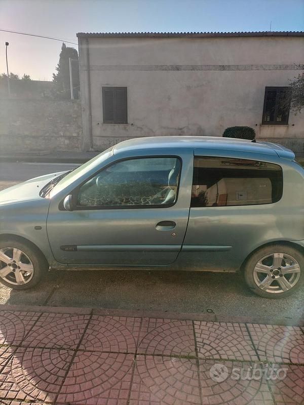 Usata Renault Clio II 2008 Blu Utilitaria