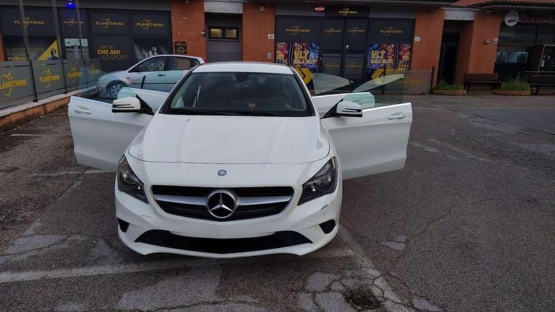 Usata Mercedes CLA200 Business 136 CV (100 kW) 2015 Bianco Berlina