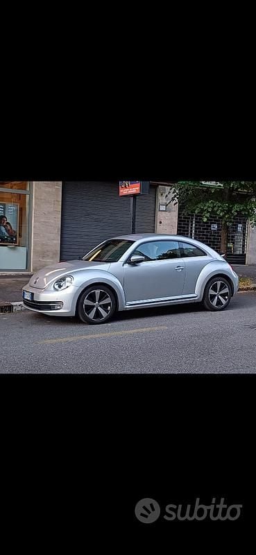 Usata VW Beetle 105 CV (77 kW) 2012 Grigio Utilitaria
