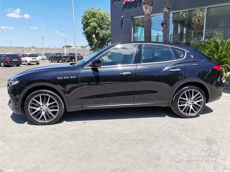 Usata Maserati Levante 250 CV (183 kW) 2019 Grigio SUV
