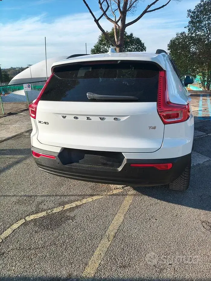 Usata Volvo XC40 Momentum 190 CV (139 kW) 2018 Bianco SUV